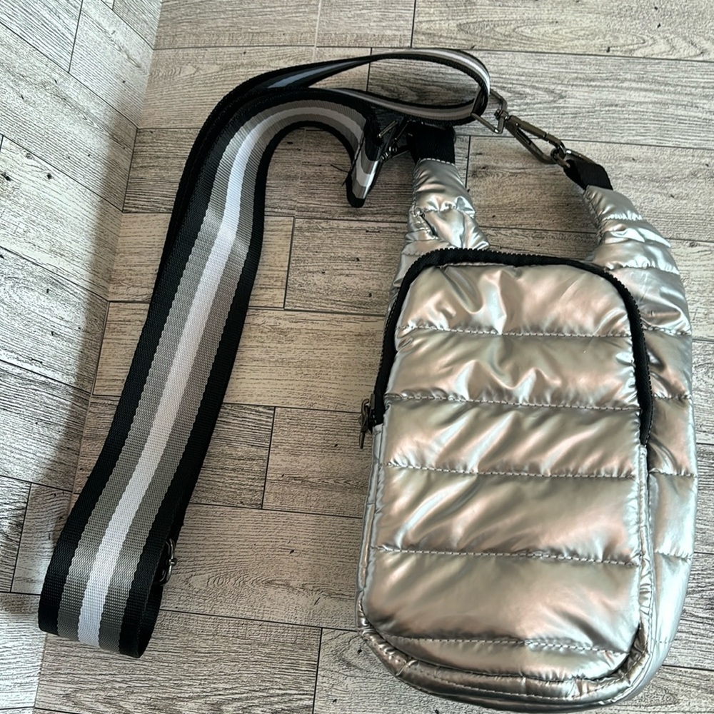 Water Bottle Puffer Crossbody Bag Silver
